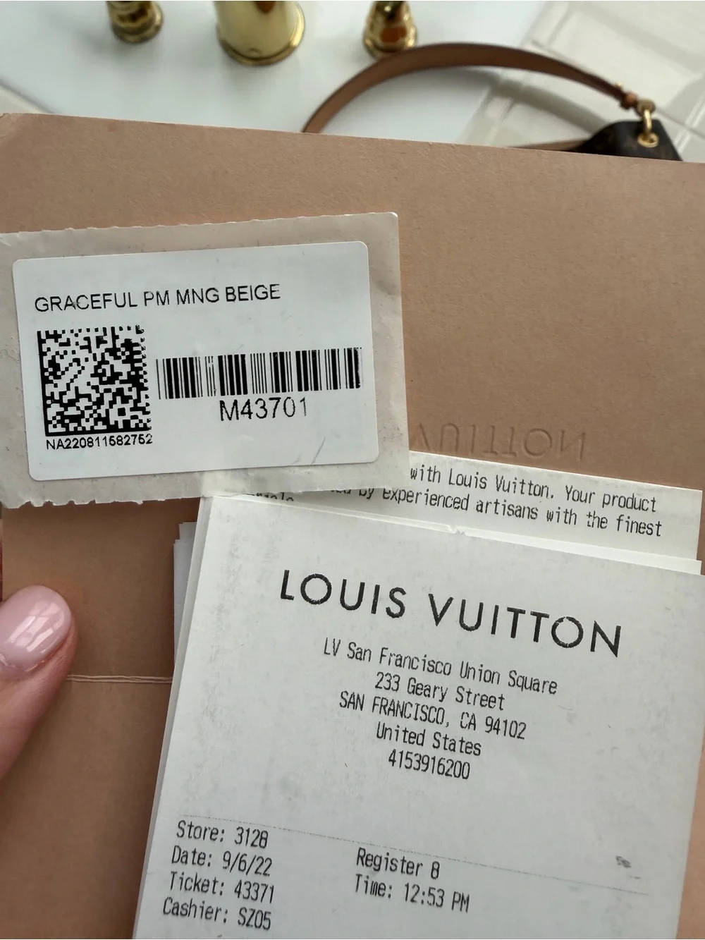 Louis Vuitton Monogram Shoulder Hobo in Brown with Tan Strap and Gold Hardware - Picture 2 of 14